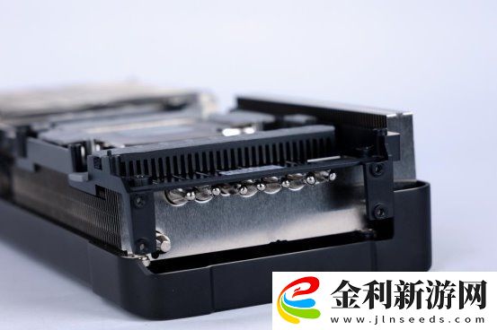 支持DLSS4-從“新”出發