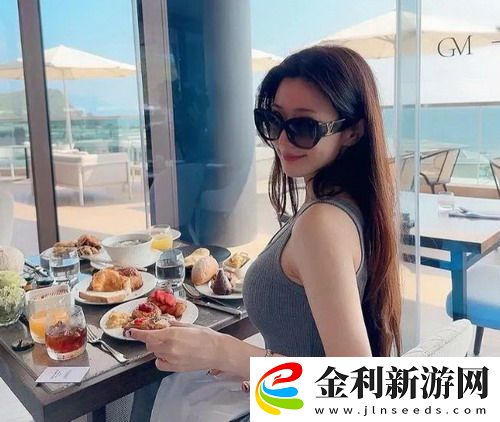 鳳蝶直播APP下載安裝，你還在猶豫什么？看看網(wǎng)紅們怎么說！