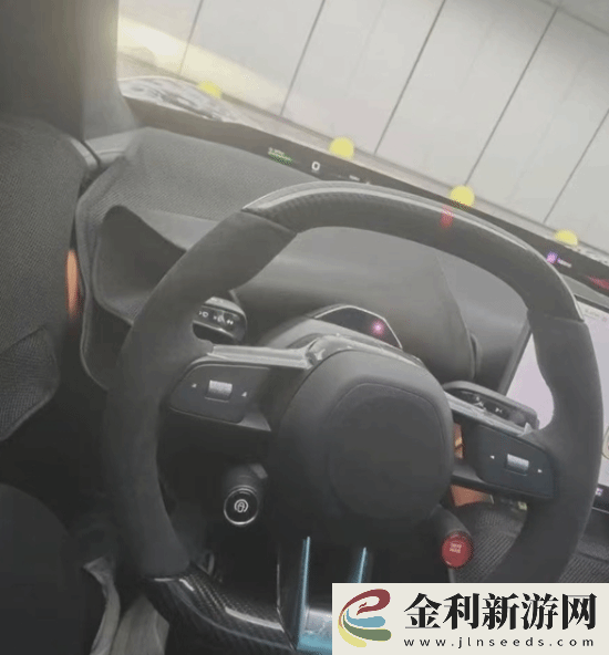 小米YU7內飾實拍再次曝光!雙拼色方案-更偏向家用