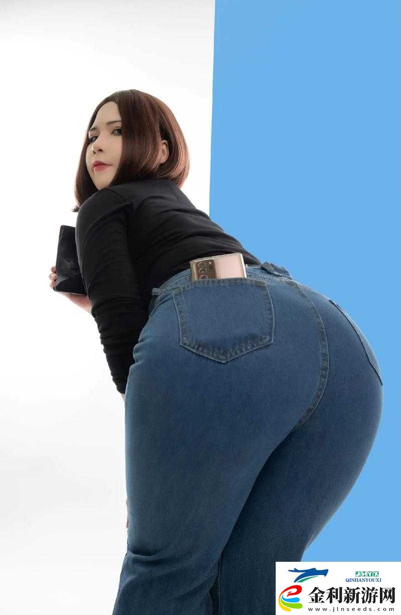 豐滿濕潤大白屁股