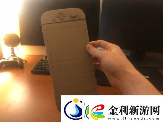 友自制Switch2原尺寸模型!細(xì)節(jié)還原原來(lái)這么大