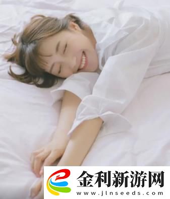 不戴奶罩的鄰居hd中文性感風情演繹