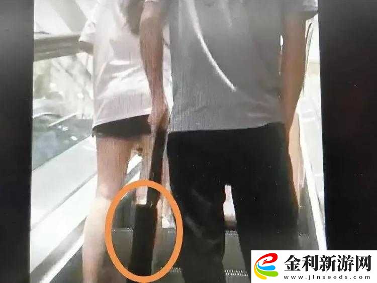 **他人私密行為**相關內容引發的爭議探討