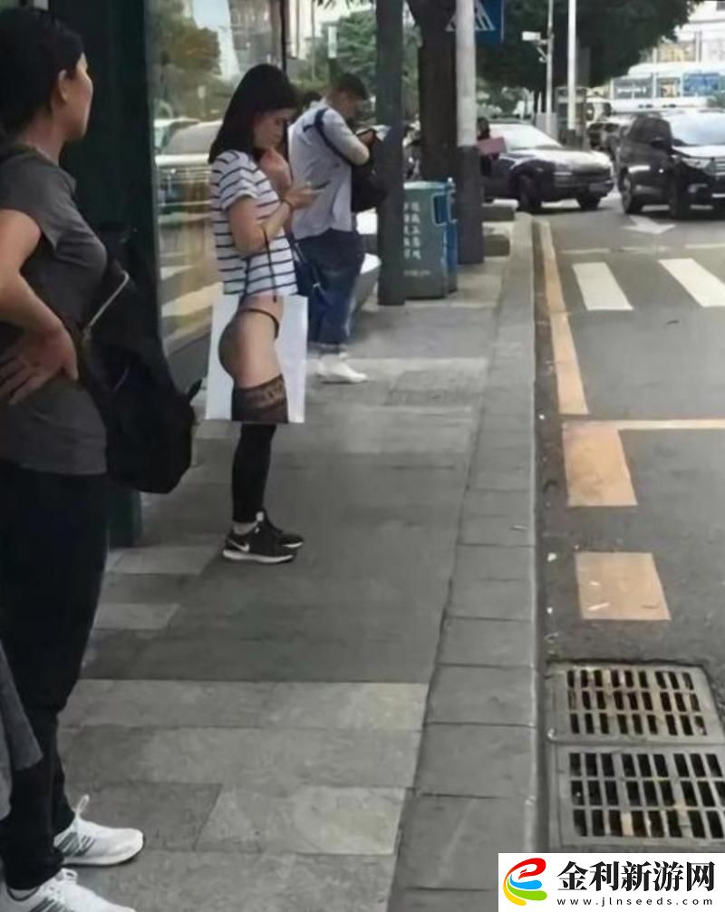 公交車上忘穿內褲被c好爽