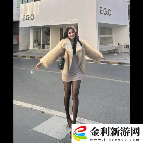 六年級女孩裙子下最短的裙子引發熱議